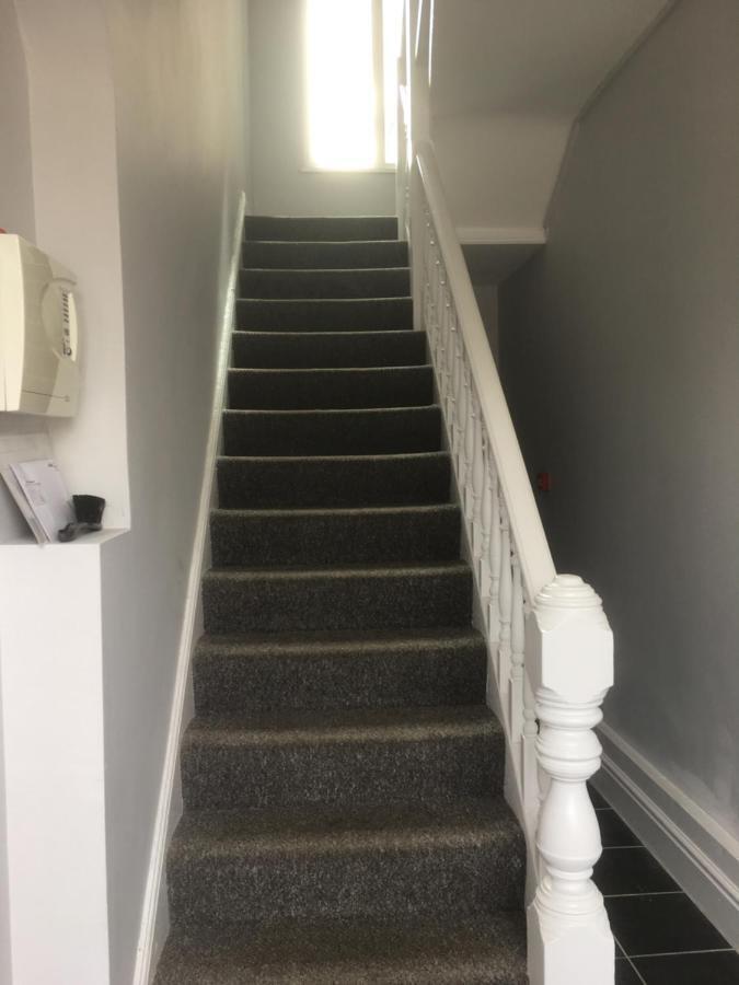Flat 2 Opposite Travel Lodge Colwyn Bay Eksteriør bilde