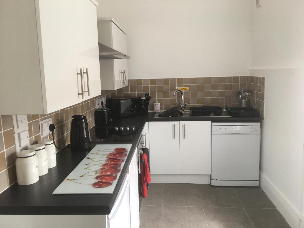 Flat 2 Opposite Travel Lodge Colwyn Bay Eksteriør bilde