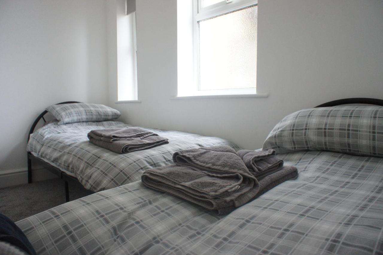 Flat 2 Opposite Travel Lodge Colwyn Bay Eksteriør bilde